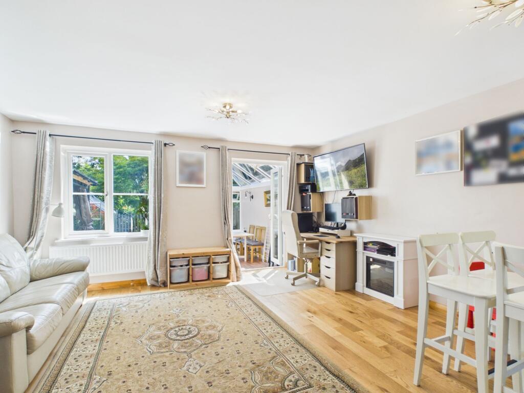 House in Burghfield Common, Burghfield - View 4