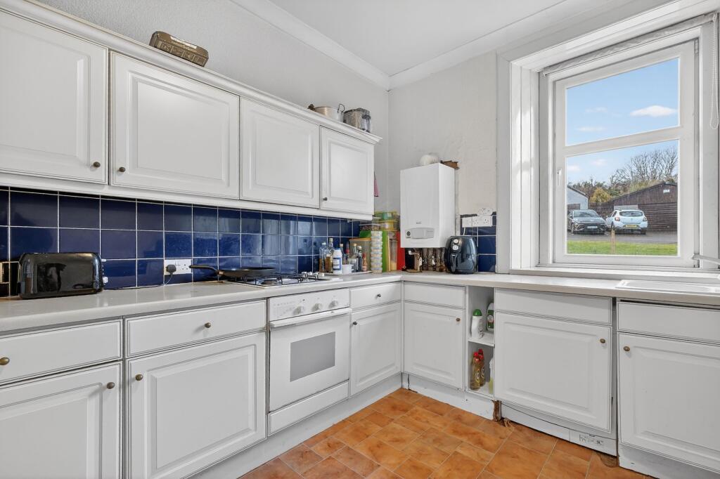 2 Park View, Maybole, KA19 7HR photo 3