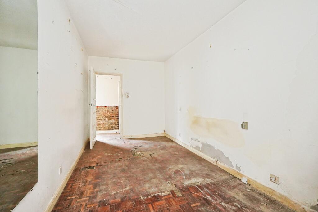Apartment in Dover, Deal - View 4