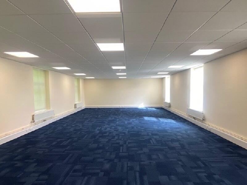 50-30 office to let