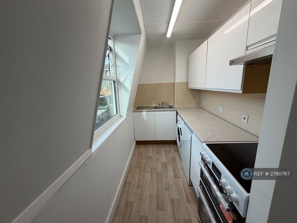 Apartment in Tonbridge - View 4
