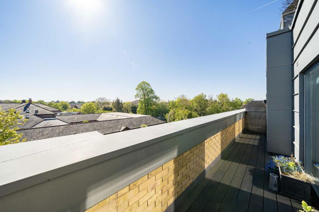 Apartment in Twickenham - More