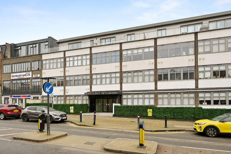 1-bed flat on Imperial Drive, Harrow, £200,000