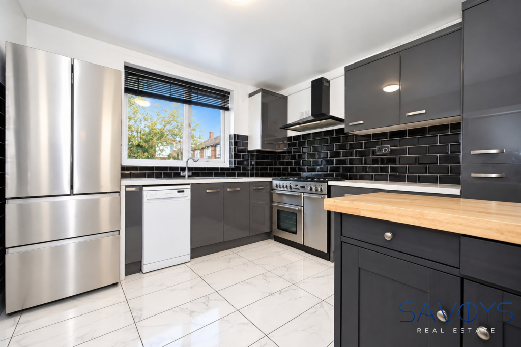 Maylands Road, Watford, WD19 photo 2