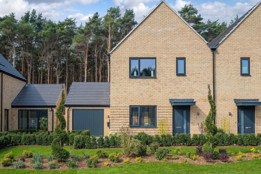 Main image of property: Nine Mile Ride, Bracknell, 
Wokingham , 
RG40 3DN