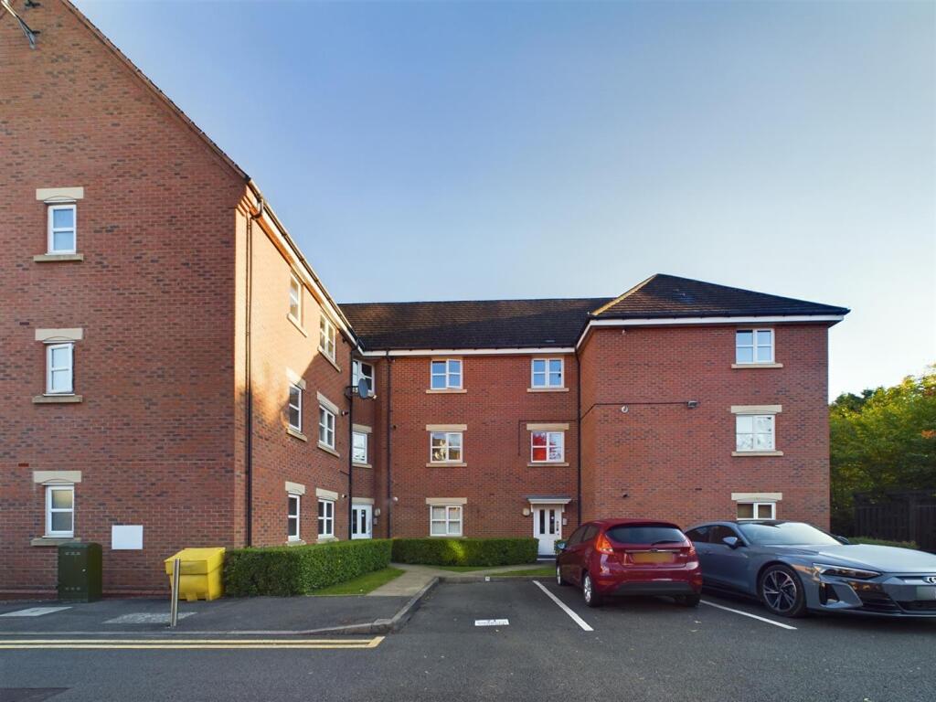 Main image of property: 88, Middlewood Close Solihull B91 2TY