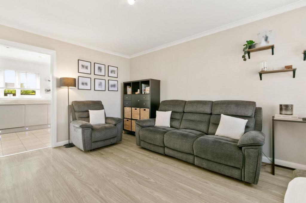 Whitacres Road, Glasgow, G53 photo 3