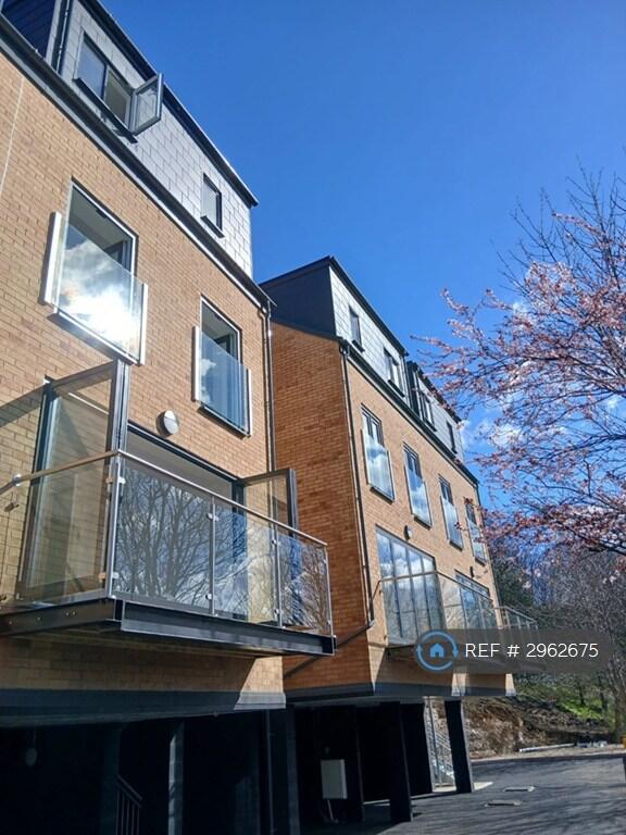 Main image of property: Scarsdale Heights, Sheffield, S8