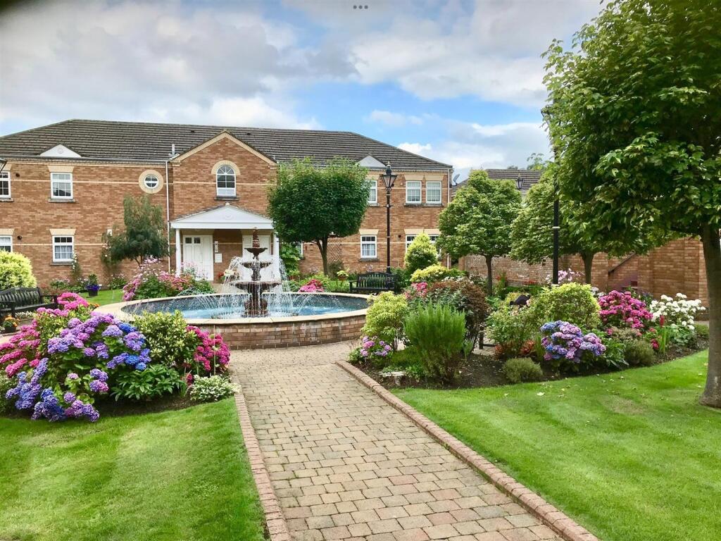 Main image of property: 11 Sandringham Court, Bradley, Huddersfield, HD2 1PY