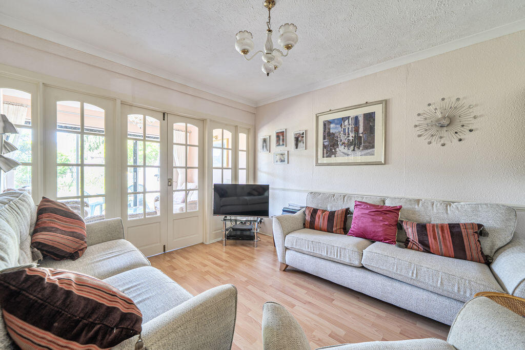 Leon Avenue, Bletchley, Milton Keynes - View 3