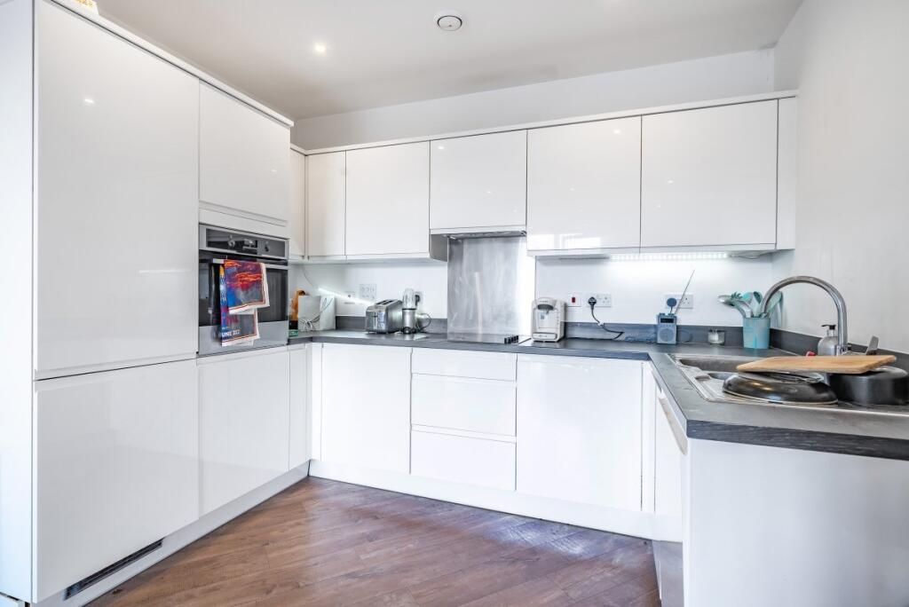 Apartment in London - View 4