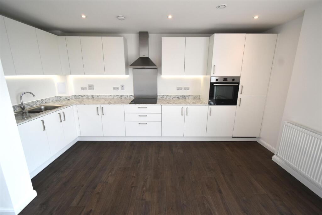 Apartment in Dartford, Kent - View 2