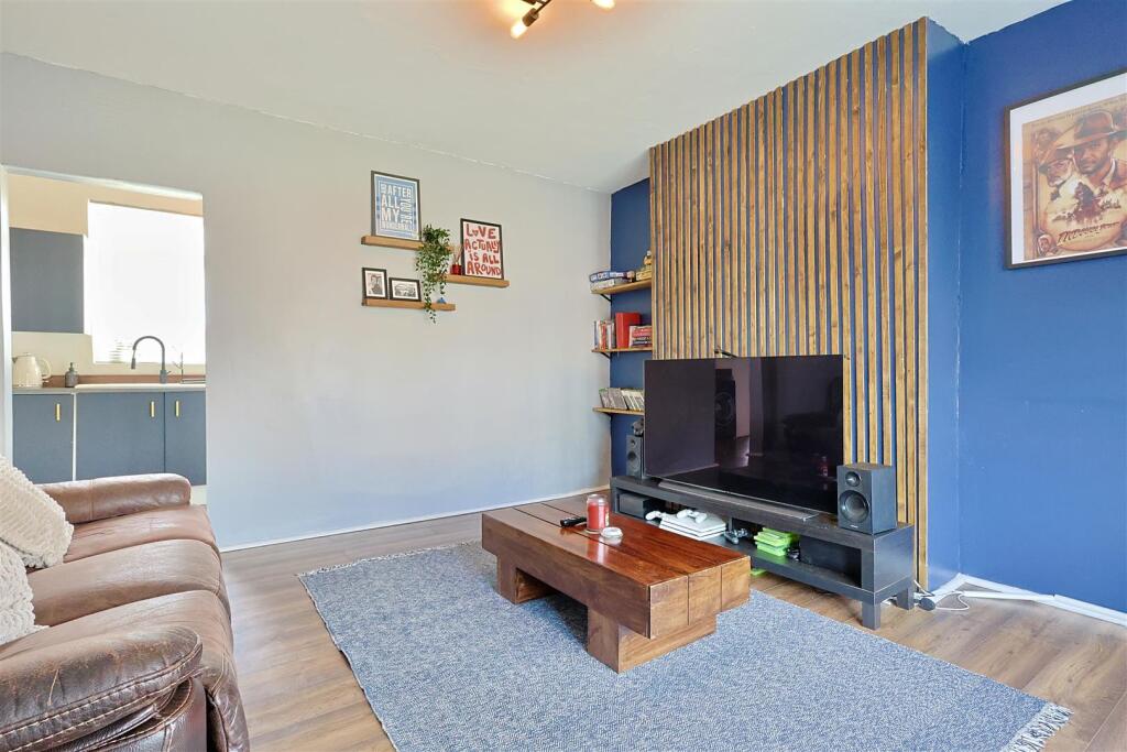 House in Newcastle upon Tyne, Tyne and Wear - More
