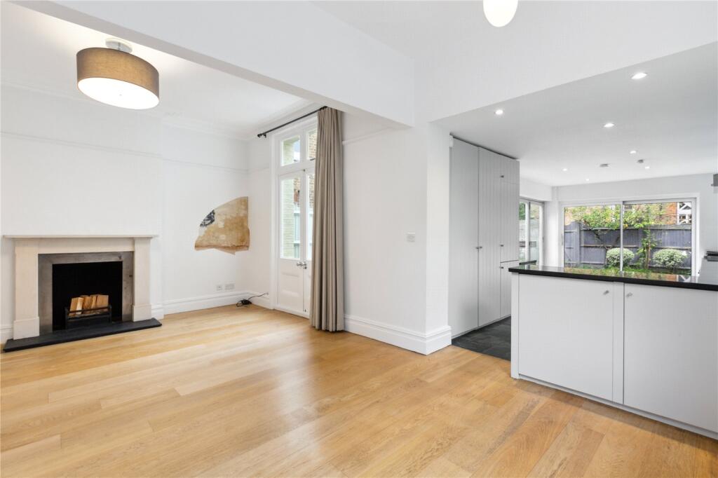 4 bedroom semi-detached house for rent
