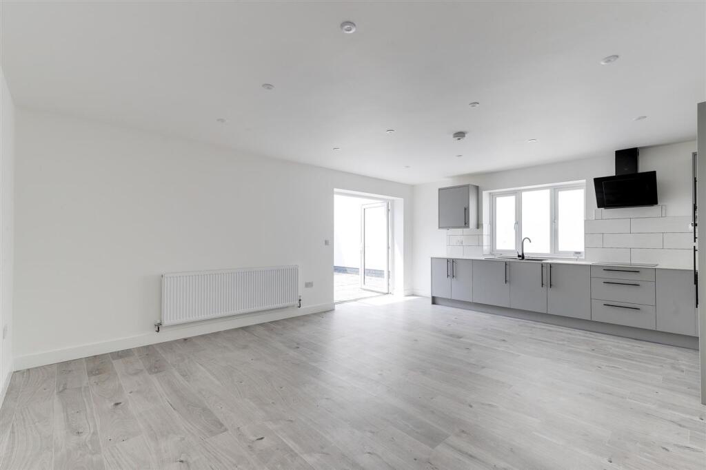 House in Nottingham - View 2
