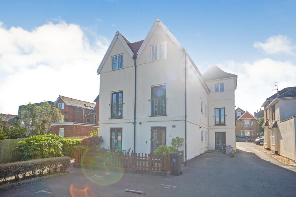 Main image of property: 2 BEDROOM FLAT - GLENDINNING AVENUE