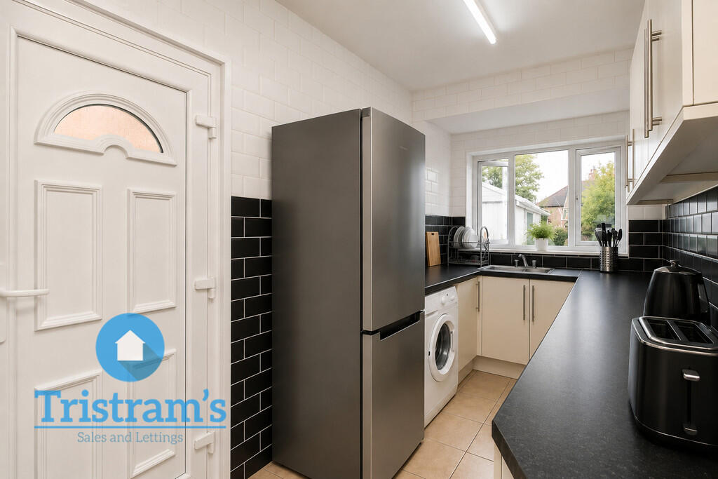 House in Nottingham, Beechdale - View 3