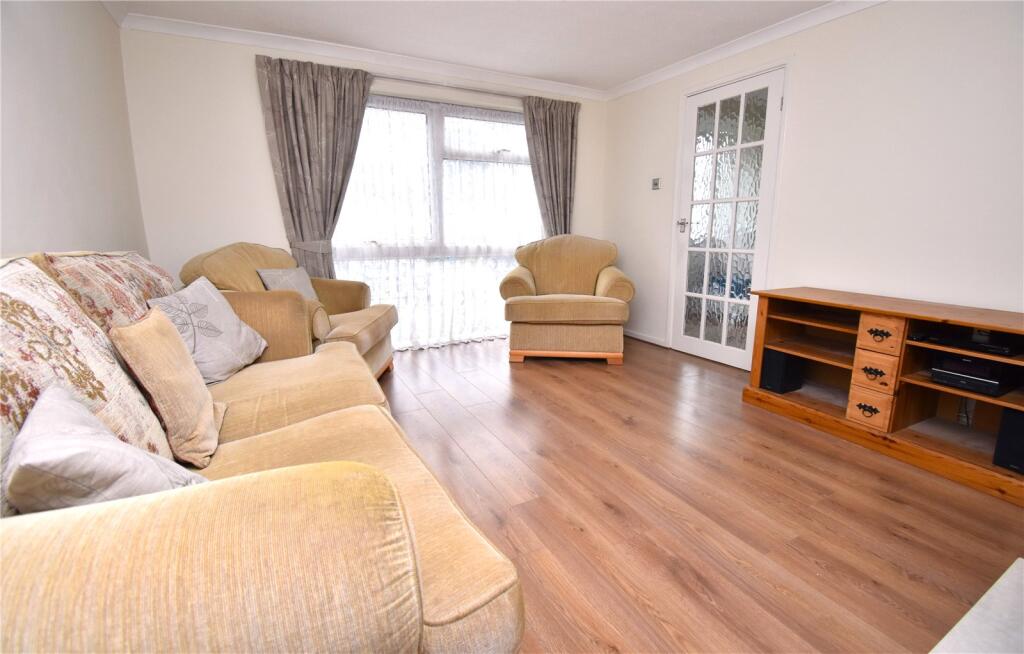 House in Bracknell - More