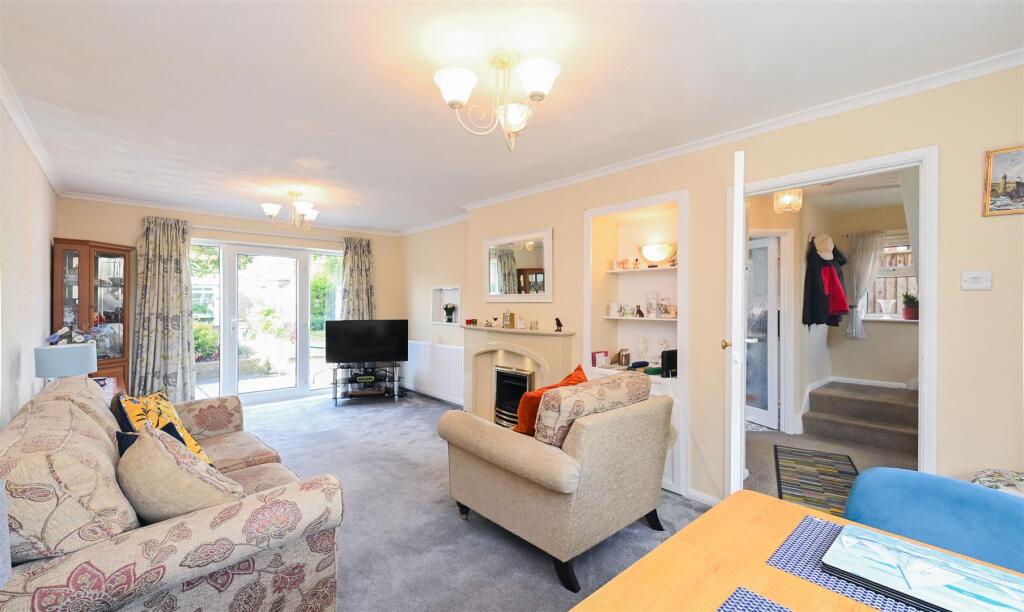 House in East Staffordshire, Barton-under-Needwood - View 2