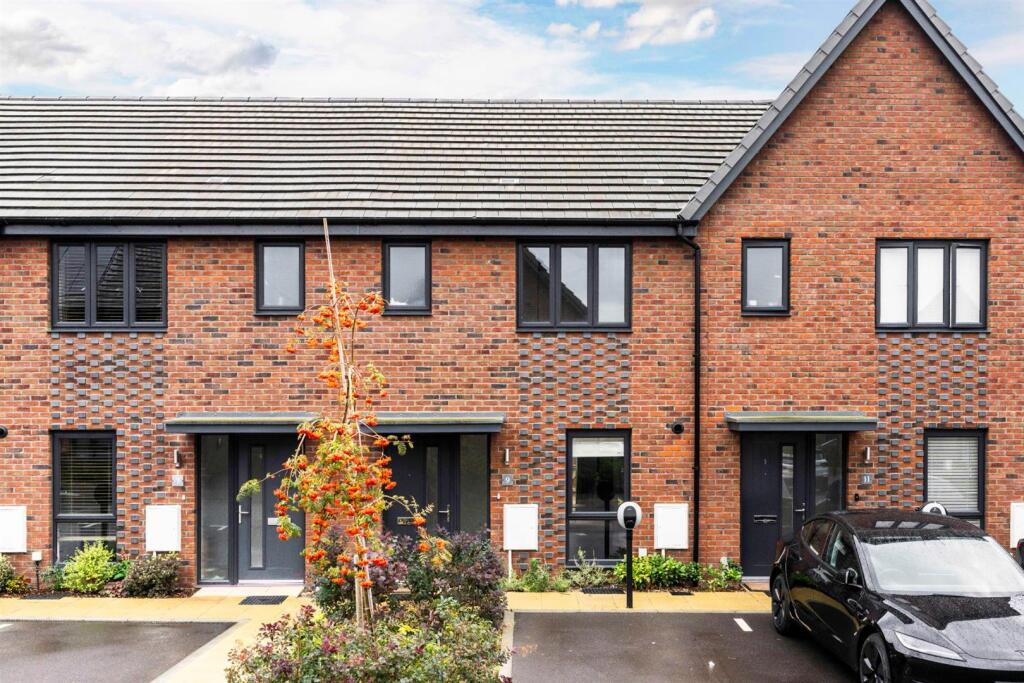 2-bed terraced on Langridge Vale, Hassocks, £375,000