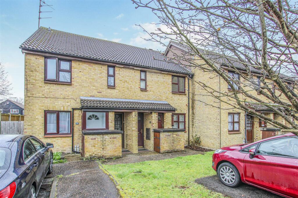 1-bed maisonette on 39 Abenberg Way, £200,000