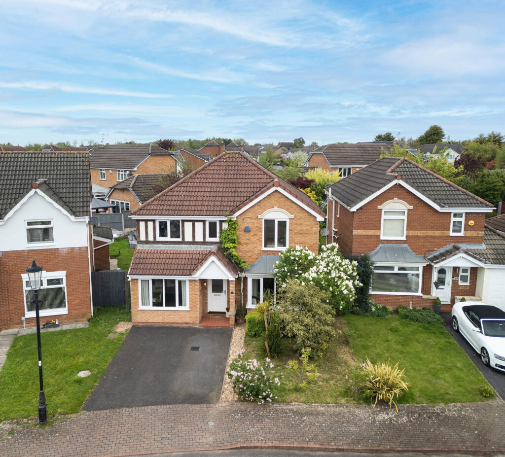 4-bed detached on Whickham Close, Widnes, WA8 9ZQ, £380,000