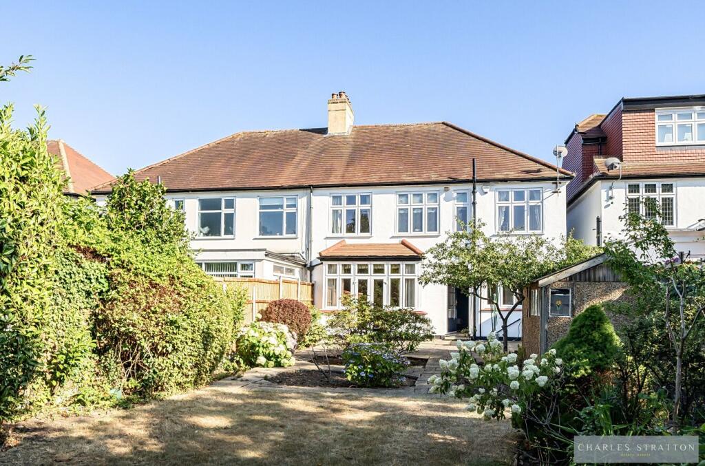 Main Road, Gidea Park photo 2