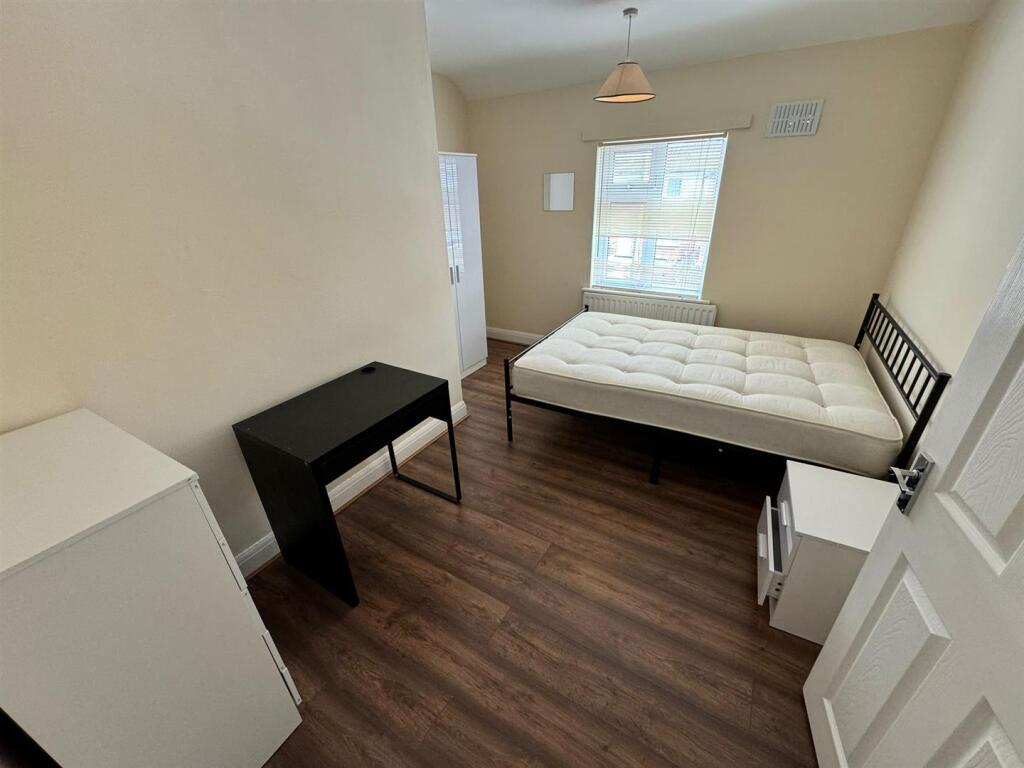 Gerard Avenue, Coventry, CV4 - View 5