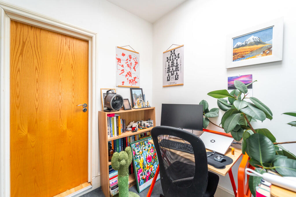 Apartment in London - More