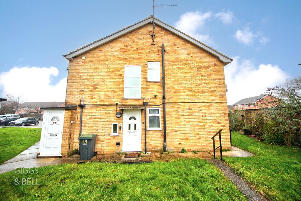 Main image of property: Green Oaks, Luton, Bedfordshire, LU2