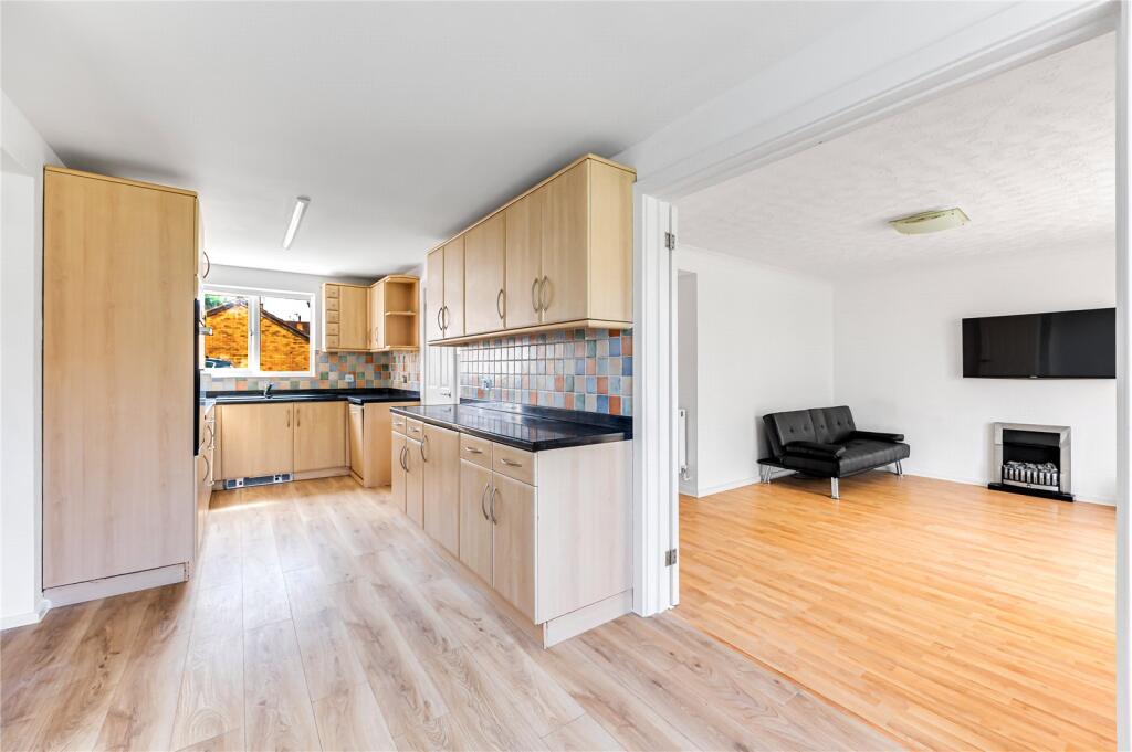 House in Barton-le-Clay, Central Bedfordshire - View 4