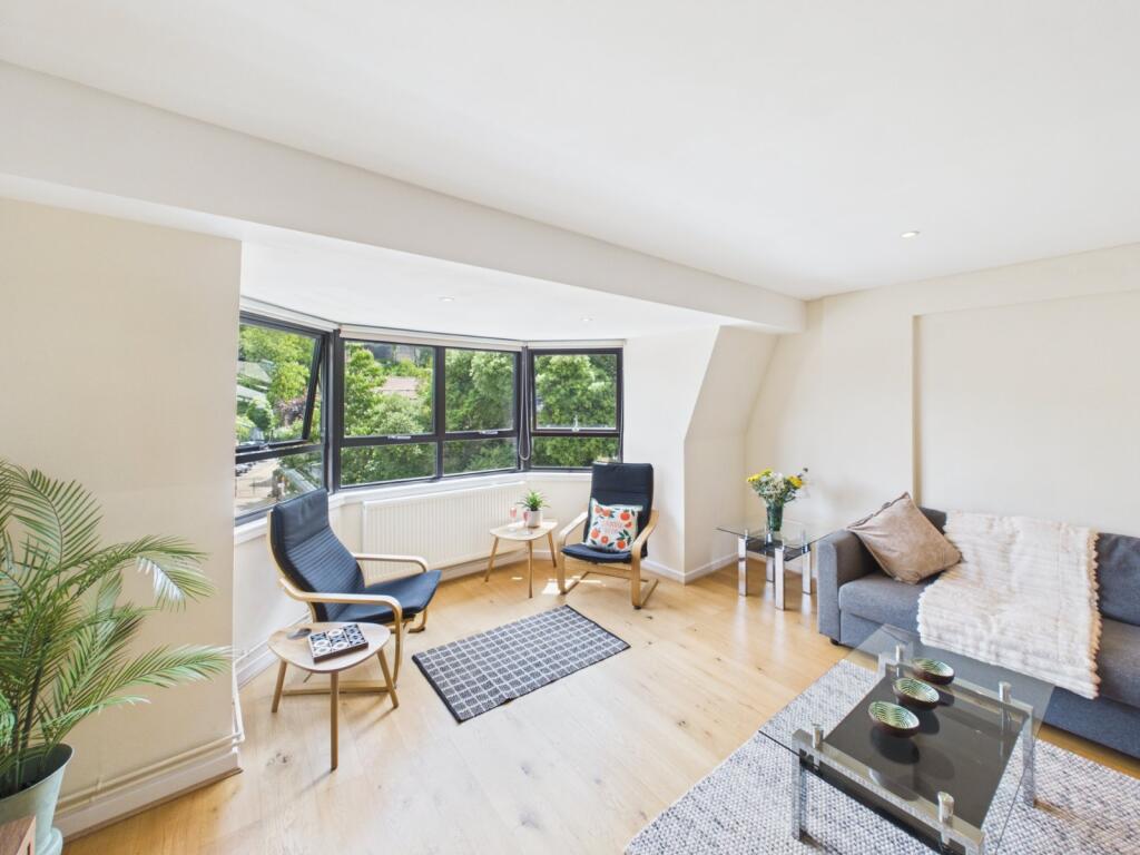Main image of property: Farm Yard, Windsor, Berkshire, SL4