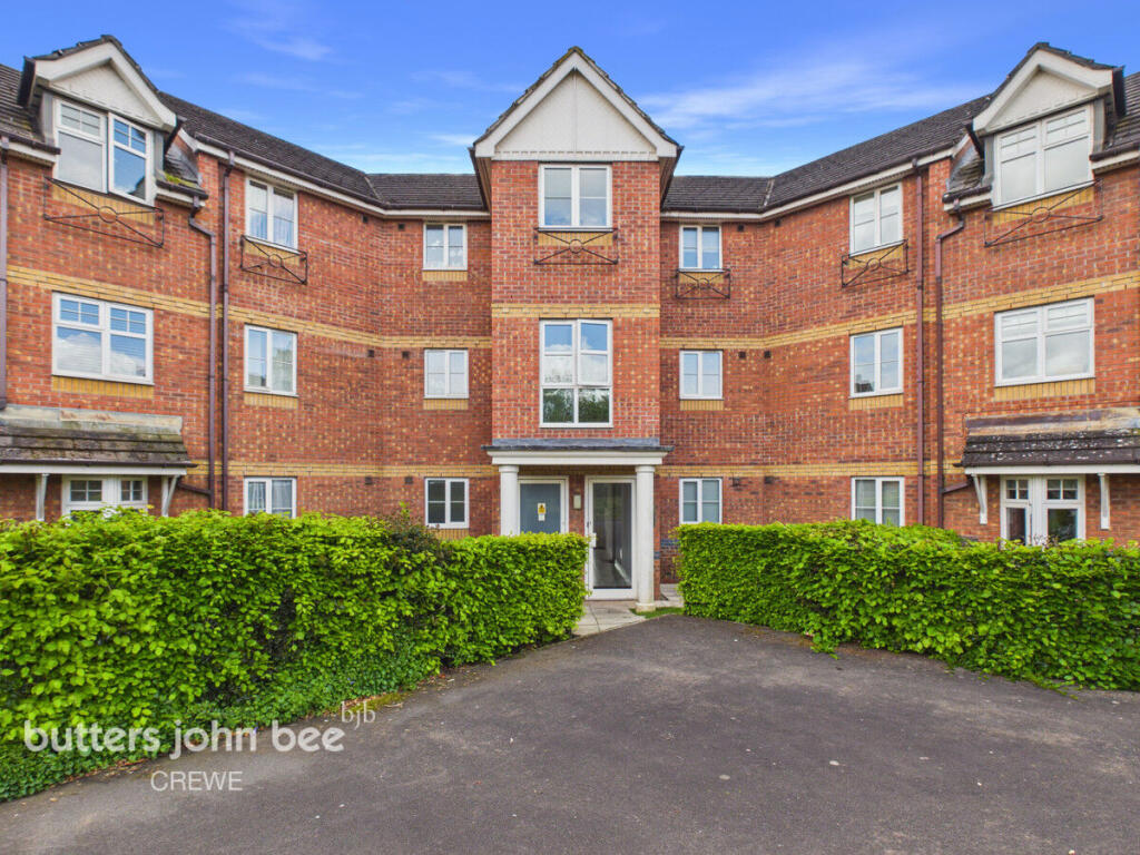 2-bed flat on Chassagne Square, Crewe, £110,000