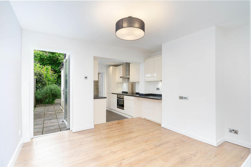 Exeter Road, Addiscombe photo 4