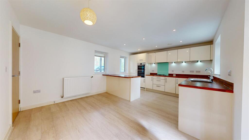 House in Milton Keynes - View 4