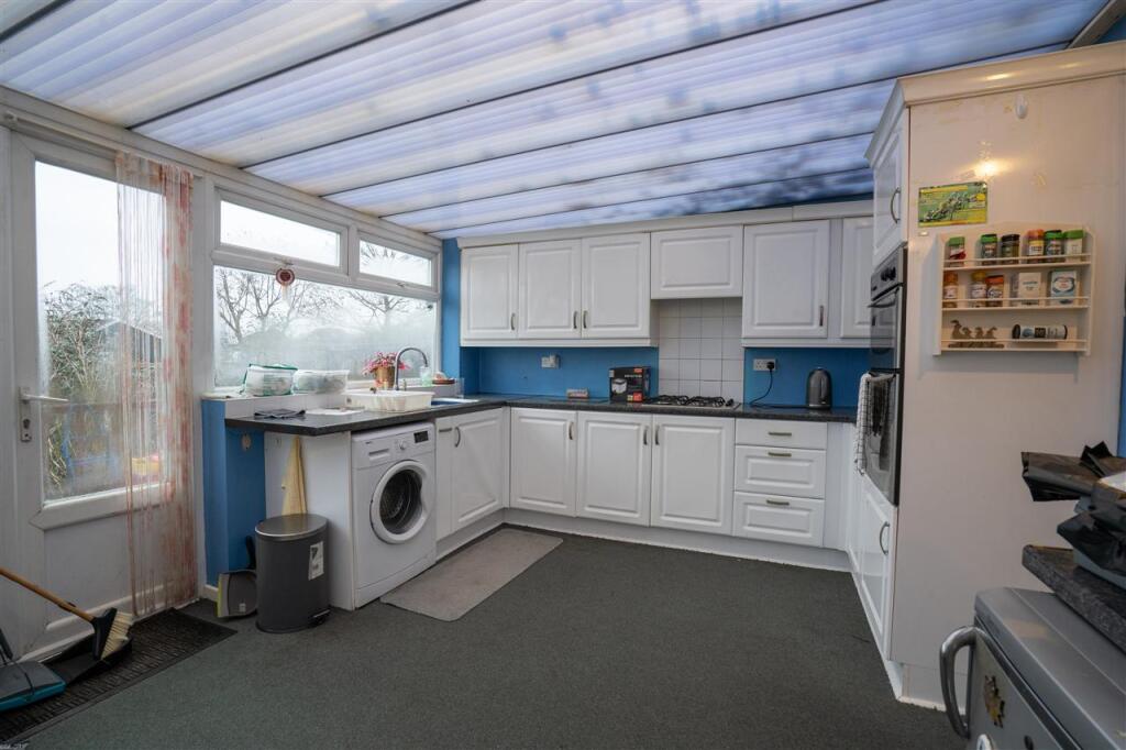 House in Birmingham, West Midlands - More