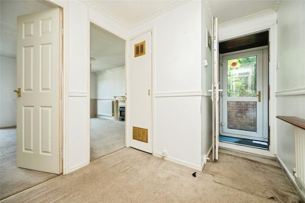 High Trees Close, Redditch, Worcestershire, B98 photo 4