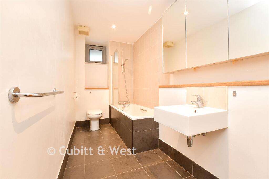 Apartment in London - More