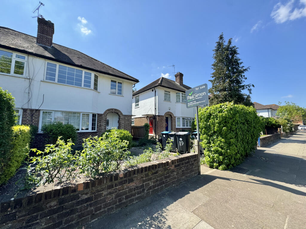 Main image of property: Firs Lane, Winchmore Hill, N21