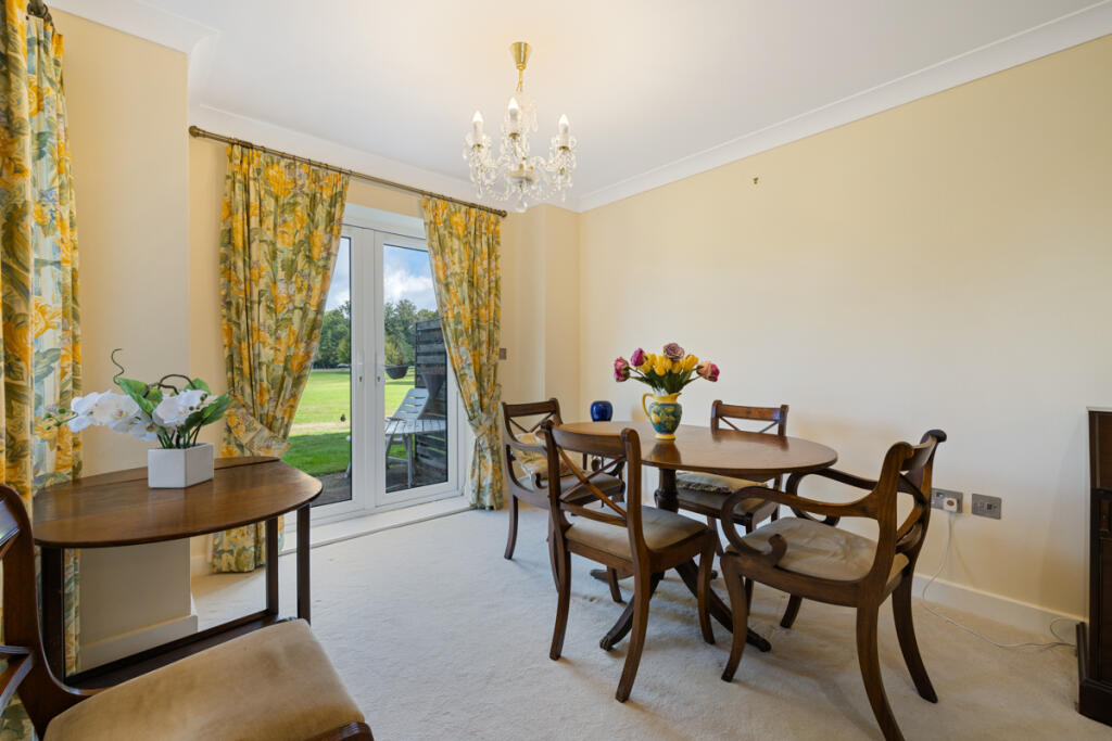 Frobisher House, Tudor Court, Bramshott, Liphook, Hampshire photo 4