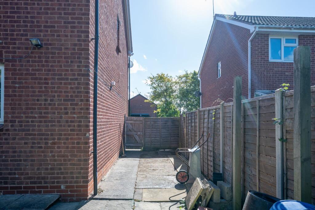 Seymour Road, Alcester, B49 photo 3