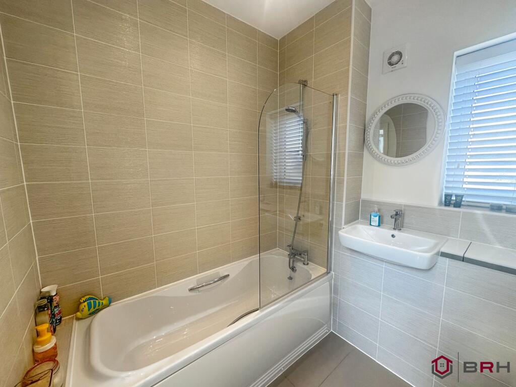 Pioneer Way, Kingswood, HU7 photo 2