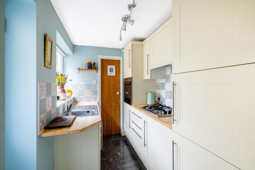 House in Reigate and Banstead, Surrey - View 4