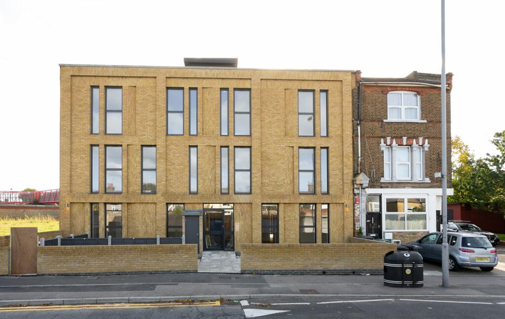 Main image of property: 485 Grove Green Road, Leytonstone, 