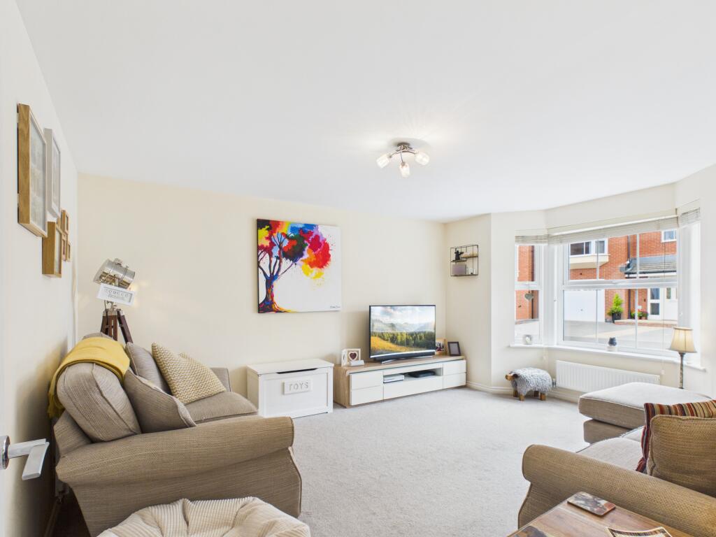 House in Newport - View 3
