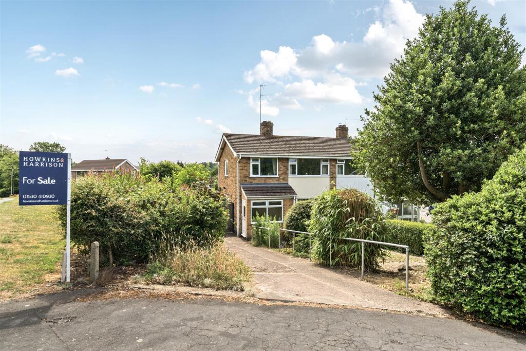 3-bed semi-detached on Holyoake Drive, Heather, LE67, £230,000