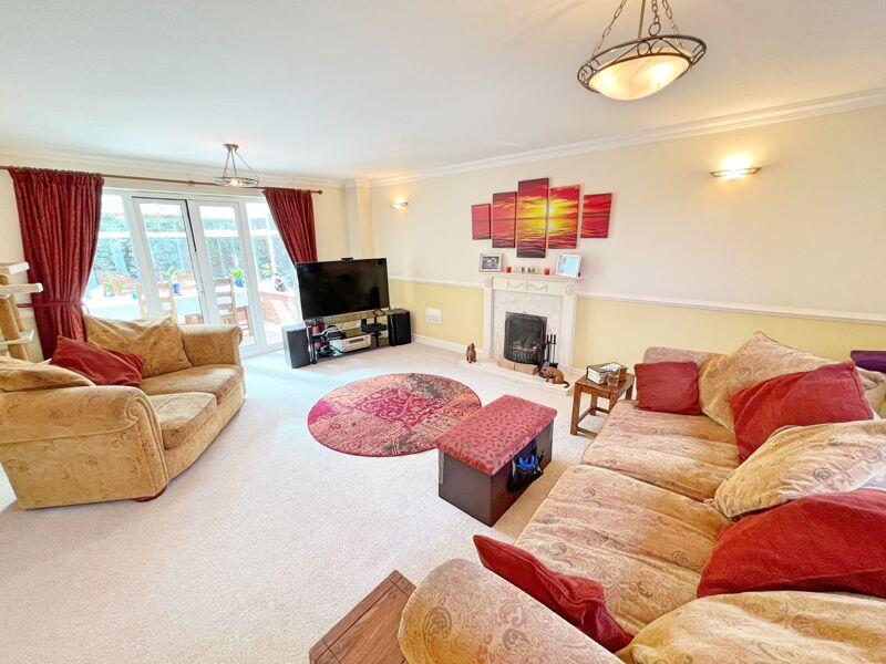 Walsingham Drive, Corby Glen photo 3