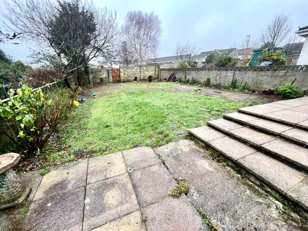 Meadway, St Austell, Cornwall, PL25 photo 2