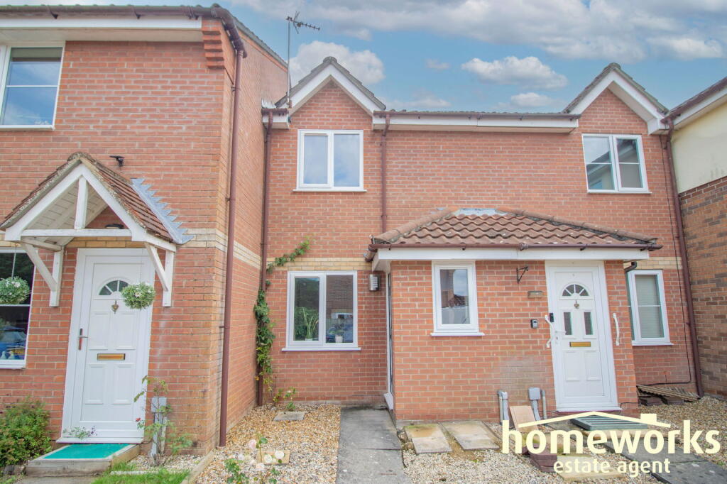 1-bed terraced on Willow Road, Scarning, Dereham, NR19 2UN, £150,000