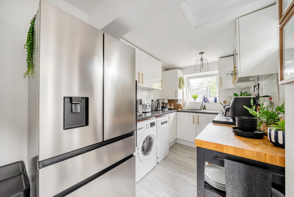 House in Woking, Surrey - View 4